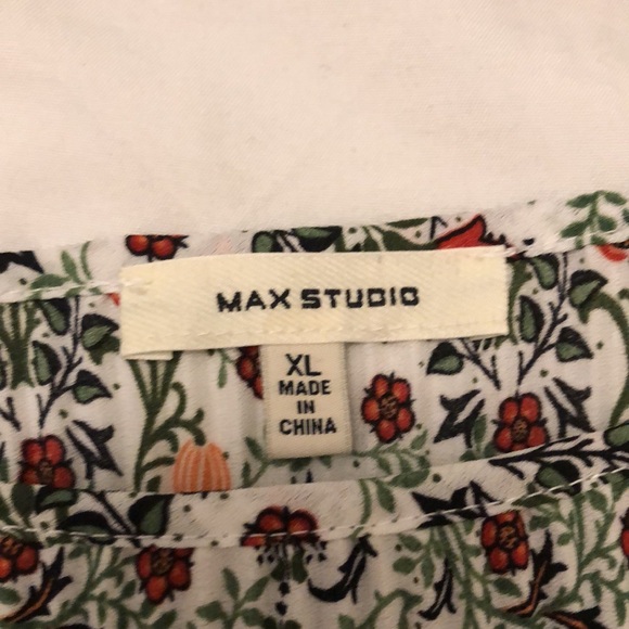 Ladies Max Studio Floral blouse - Picture 4 of 5